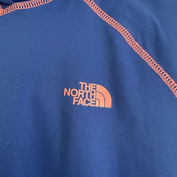 💘 The North Face Blue Hoodie with Pink Accents Women’s Medium +FREE GIFT! - Picture 3 of 6